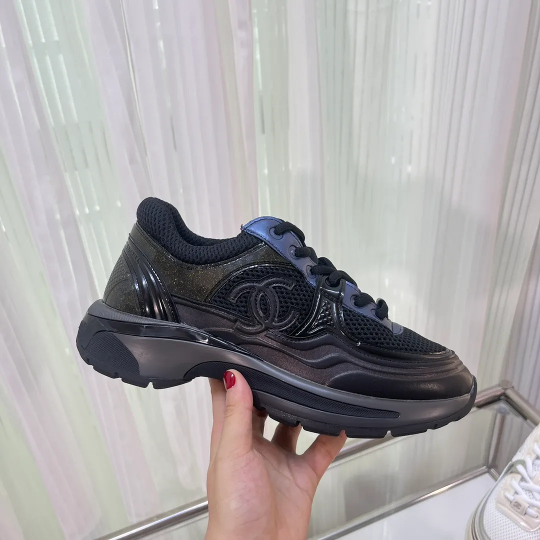 👟👟Ex-factory price 640👟👟 Latest 5 colors! Super pretty! 2023 super popular Chanel Chanel 23C King of Horns series casual sports shoes, incomparably beautiful and easy to wear, absolute fairy style, very light, super soft inside, super comfortable, breathable upper design, high-end color matching, versatile, must-have model of the year, upper: cowhide and cloth stitching, original craftsmanship, lining: breathable mesh, original foam combination outsole, size: 35-45